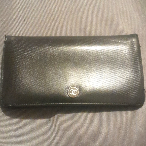 Chanel Continental Wallet - Picture 1 of 6